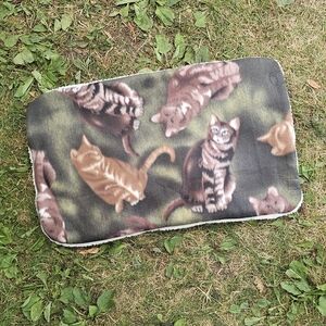 NEW! Tabby Cats Green Pet Mat - Small - 3 Layers, Fleece + Sherpa | Dog Cat Baby